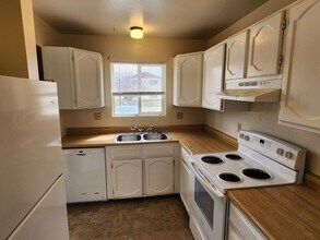 6476 Cherokee Ln in Casper, WY - Building Photo - Building Photo