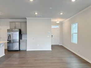 348 Glacier Lk Dr in Raleigh, NC - Building Photo - Building Photo