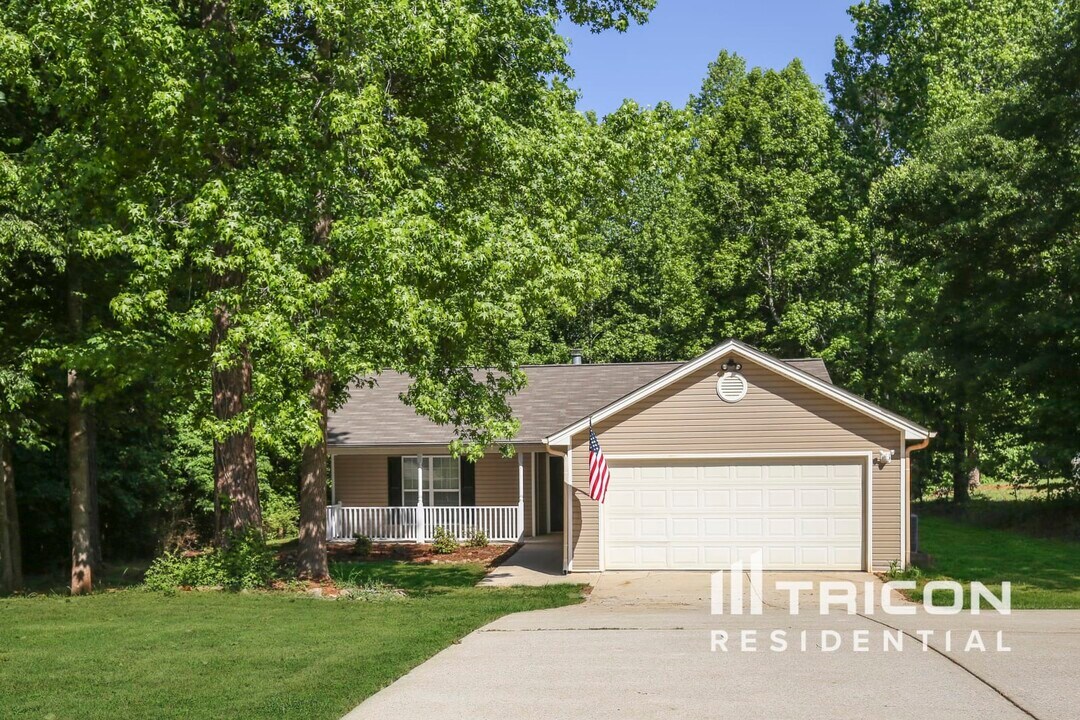 152 Mayweather Dr in Bethlehem, GA - Building Photo