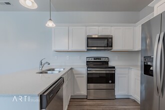 1834 W Newcastle Ln in Saratoga Springs, UT - Foto de edificio - Building Photo