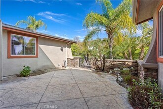 1678 Honors Cir in Corona, CA - Foto de edificio - Building Photo