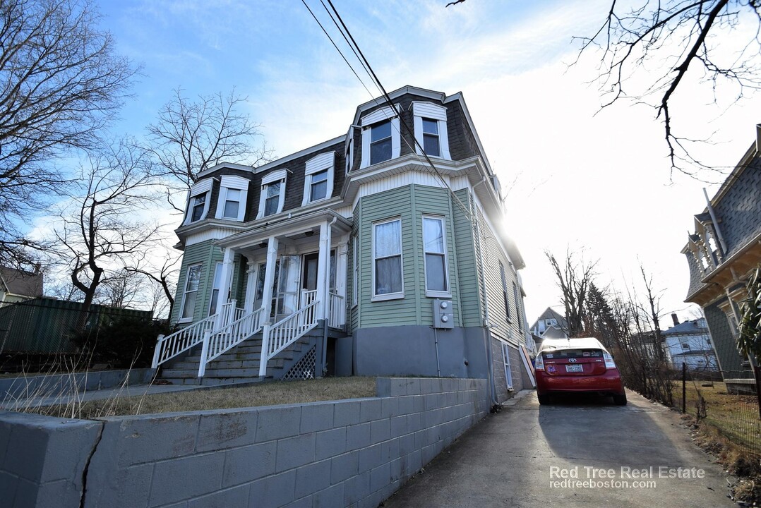 18 Cobden St in Boston, MA - Building Photo