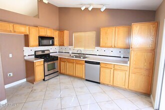 16060 W Desert Bloom St in Goodyear, AZ - Building Photo - Building Photo
