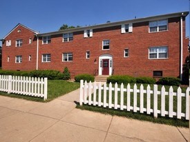 Olde Salem Village in Falls Church, VA - Building Photo