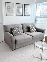 133 Bremner Blvd in Toronto, ON - Building Photo - Building Photo