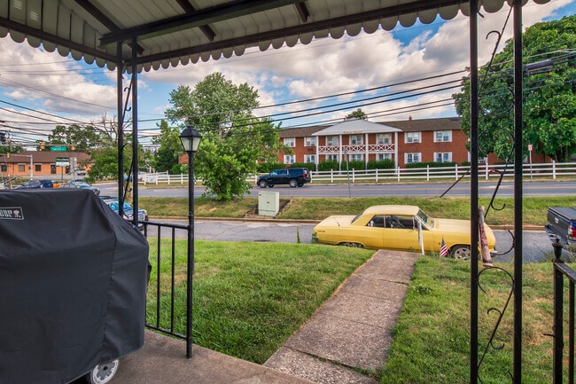 710 Edmondson Ave in Catonsville, MD - Building Photo - Building Photo