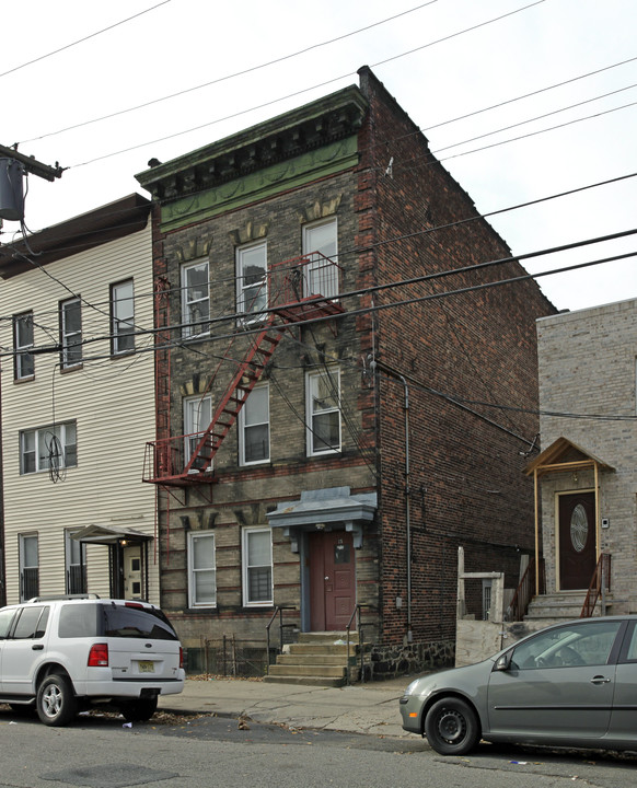 15 Orchard St in Jersey City, NJ - Building Photo