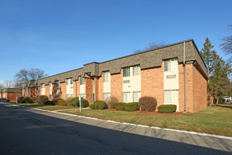 Orchards of Newburgh Apartments in Westland, MI - Building Photo - Building Photo