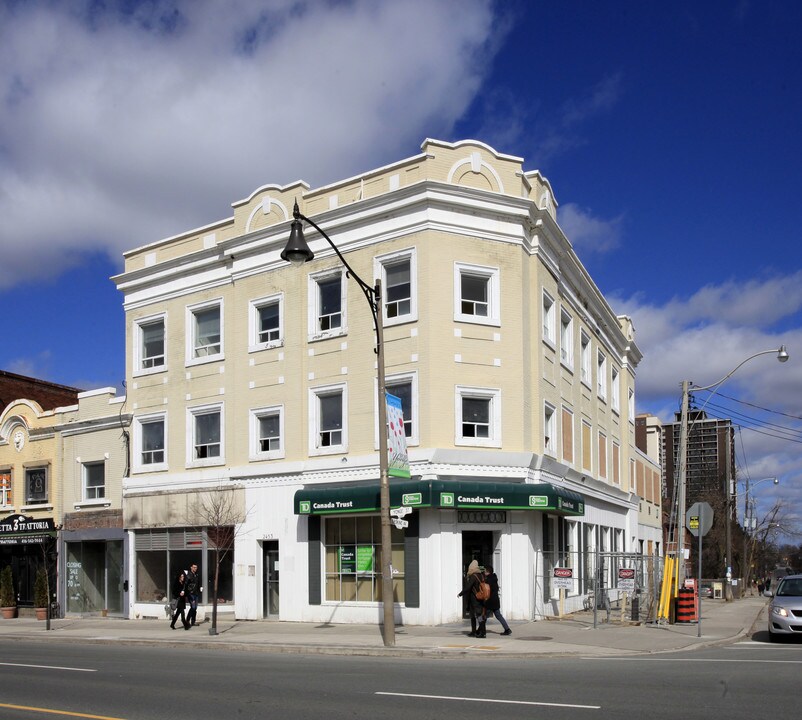 2453-2455 Yonge St in Toronto, ON - Building Photo