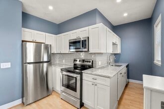 73 Grovers Ave in Winthrop, MA - Building Photo - Building Photo