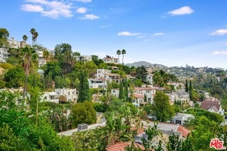 2071 Glencoe Way in Los Angeles, CA - Building Photo - Building Photo