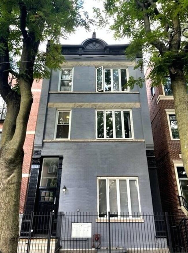 property at 2432 W Cortez St