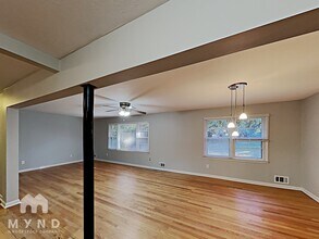 1081 McCalla St NE in Conyers, GA - Foto de edificio - Building Photo