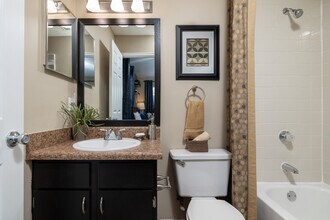 District at Hamilton Place (new) in Chattanooga, TN - Foto de edificio - Interior Photo