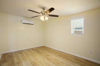 505 Headingly Ave NW-Unit -Casita in Albuquerque, NM - Building Photo - Building Photo