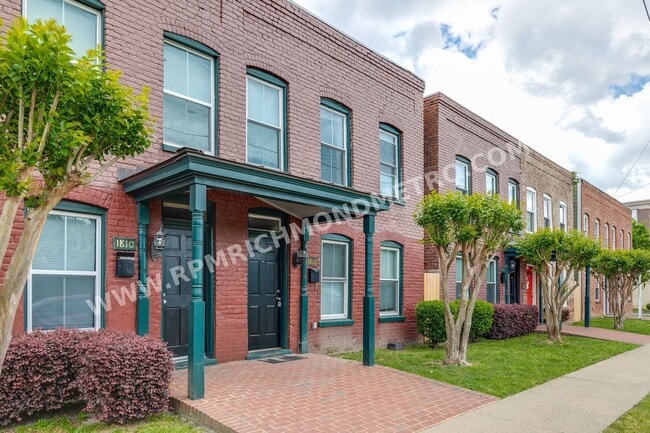 property at 1802 Parkwood Ave