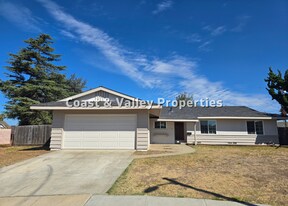 1939 Arcadia Cir in Salinas, CA - Building Photo