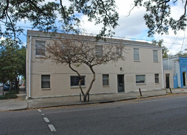 1729 Prytania St in New Orleans, LA - Foto de edificio - Building Photo