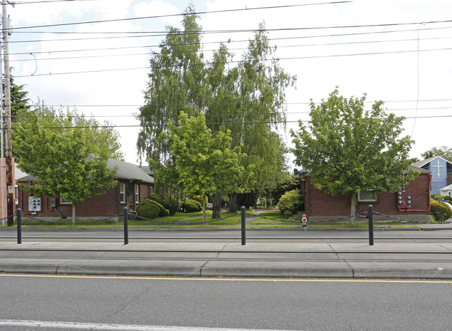 4702-4718 N Interstate Ave in Portland, OR - Building Photo - Building Photo