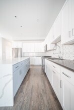 556 W 18th St in Chicago, IL - Building Photo - Building Photo