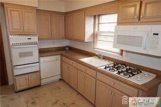 101 Stelton Rd in Piscataway, NJ - Building Photo - Building Photo