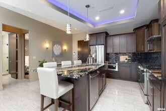 1 Montgomery Dr, Unit 803 in Moline, IL - Foto de edificio - Building Photo