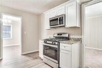 2077 Rosewood Rd photo'