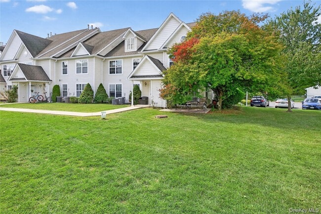 215 Ruth Ct in Middletown, NY - Building Photo - Building Photo