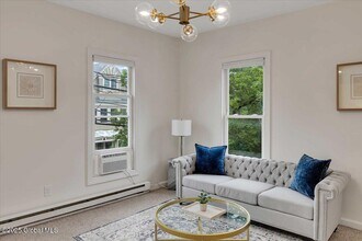 146 Washington St in Saratoga Springs, NY - Building Photo - Building Photo