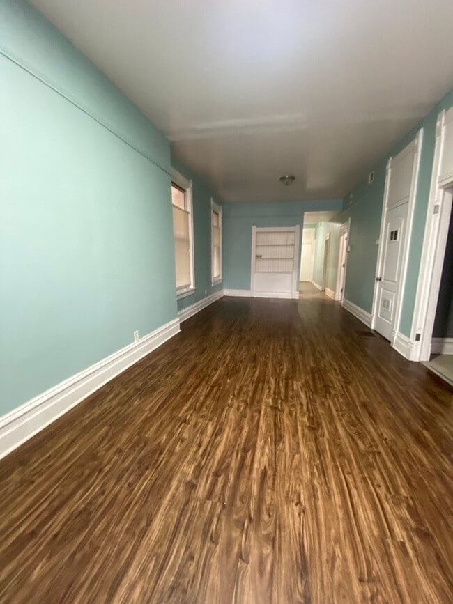 6618 S Marquette Rd in Chicago, IL - Building Photo - Building Photo