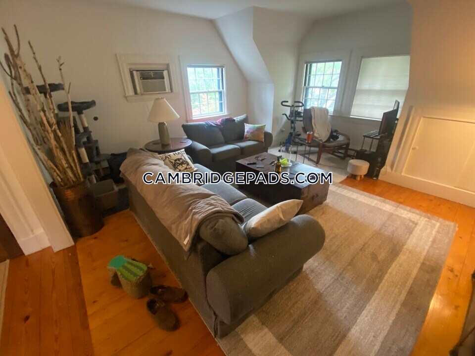 115 Upland Rd, Unit 3 in Cambridge, MA - Building Photo