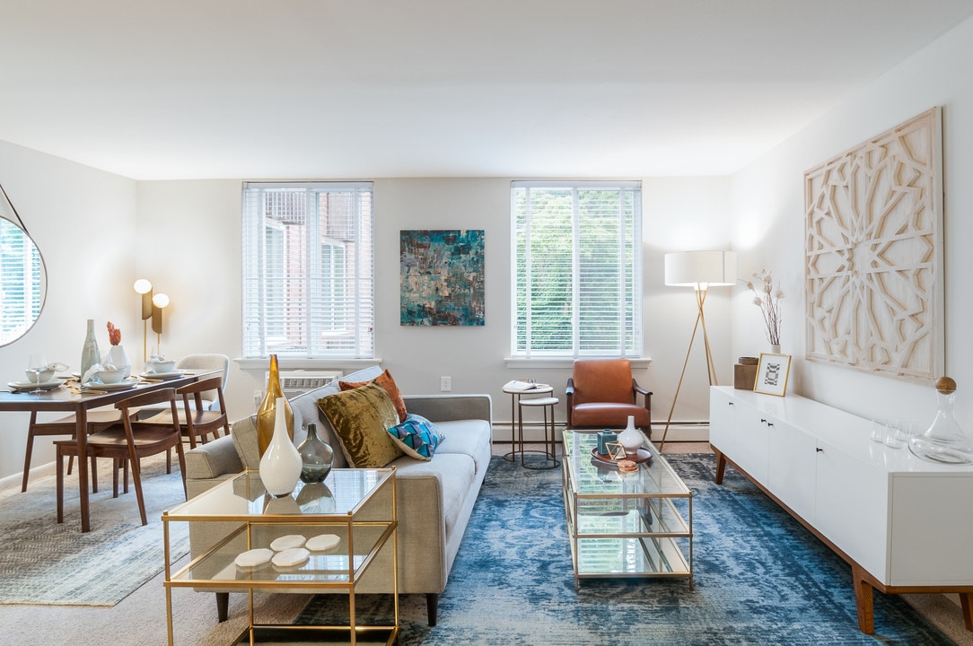 the metropolitan roxborough Photo