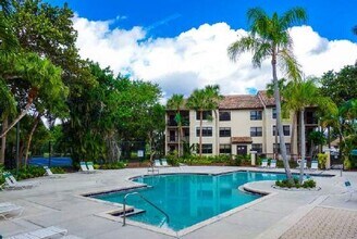 4541 W McNab Rd-Unit -24 in Pompano Beach, FL - Building Photo - Building Photo
