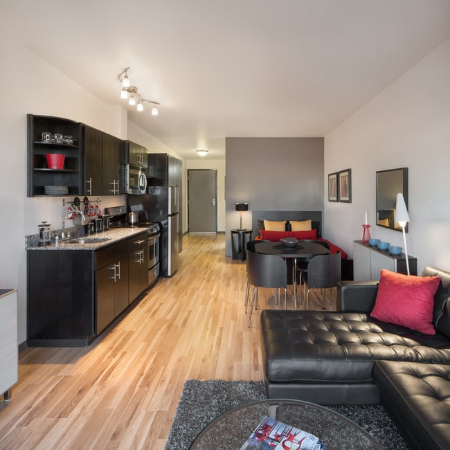 Milano in Portland, OR - Foto de edificio - Building Photo