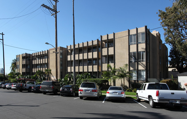 Front Street Apartments in San Diego, CA - Building Photo - Building Photo