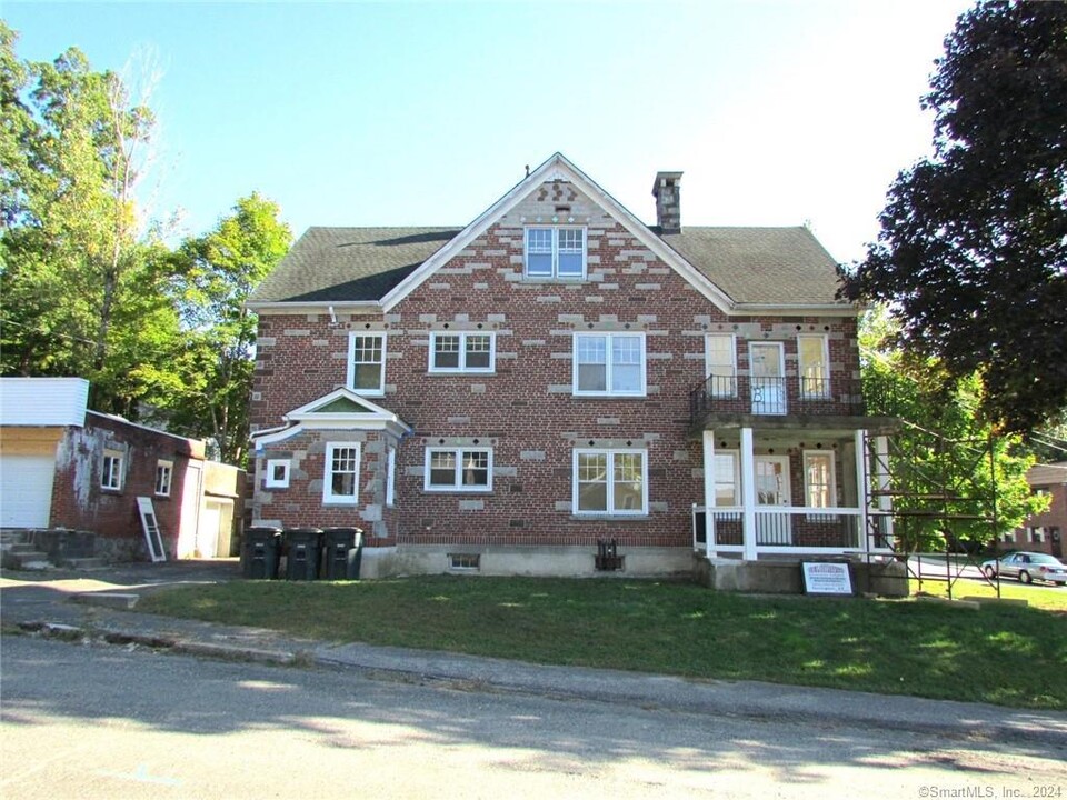 89 Hillside Ave-Unit -3 in Torrington, CT - Building Photo