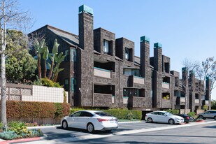University Towne Square in San Diego, CA - Building Photo