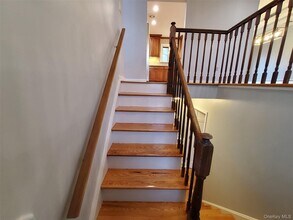 8 O Sullivan Ln in Monroe, NY - Building Photo - Building Photo