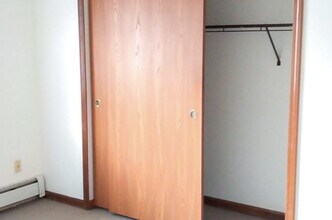 100 W Mill Pond in Brooklyn, MI - Building Photo - Building Photo