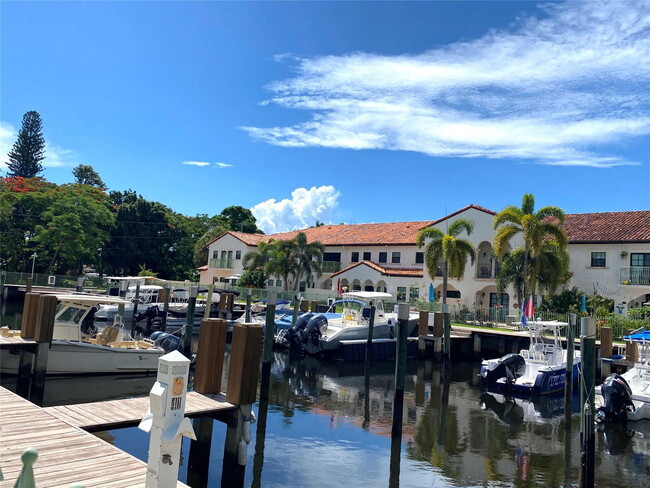 4418 Hidden Harbour Terrace in Fort Lauderdale, FL - Foto de edificio - Building Photo