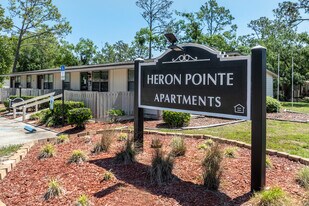 Heron Pointe in Jacksonville, FL - Building Photo