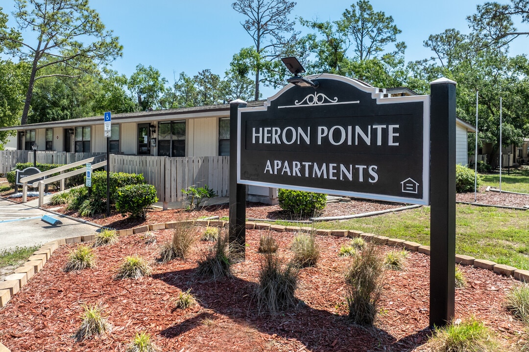 Heron Pointe in Jacksonville, FL - Foto de edificio