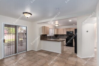 5257 W Bobwhite Way in Tucson, AZ - Foto de edificio - Building Photo