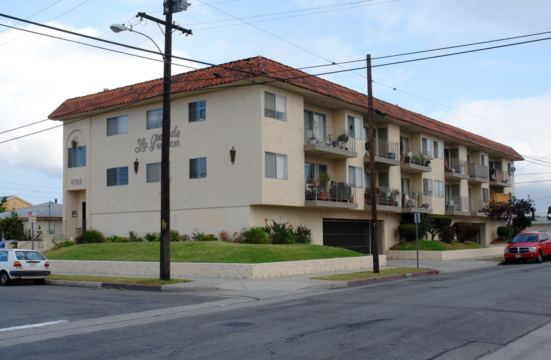 4705 W 152nd St in Lawndale, CA - Building Photo