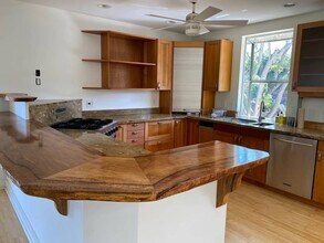 1198 Pulehu Rd in Kula, HI - Building Photo - Building Photo