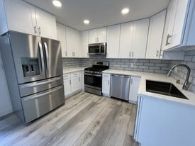 361 Cedar St in El Cajon, CA - Building Photo