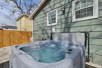 3015 Chihuahua Ave in Dallas, TX - Building Photo - Building Photo