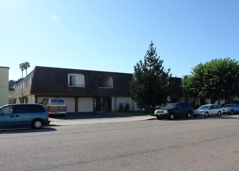 Granada in Oxnard, CA - Foto de edificio