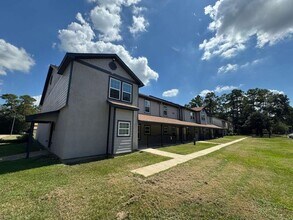 5802 Twisted Pine Ct in Houston, TX - Foto de edificio - Building Photo