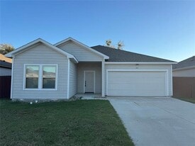 142 Canales Cir in Greenville, TX - Building Photo